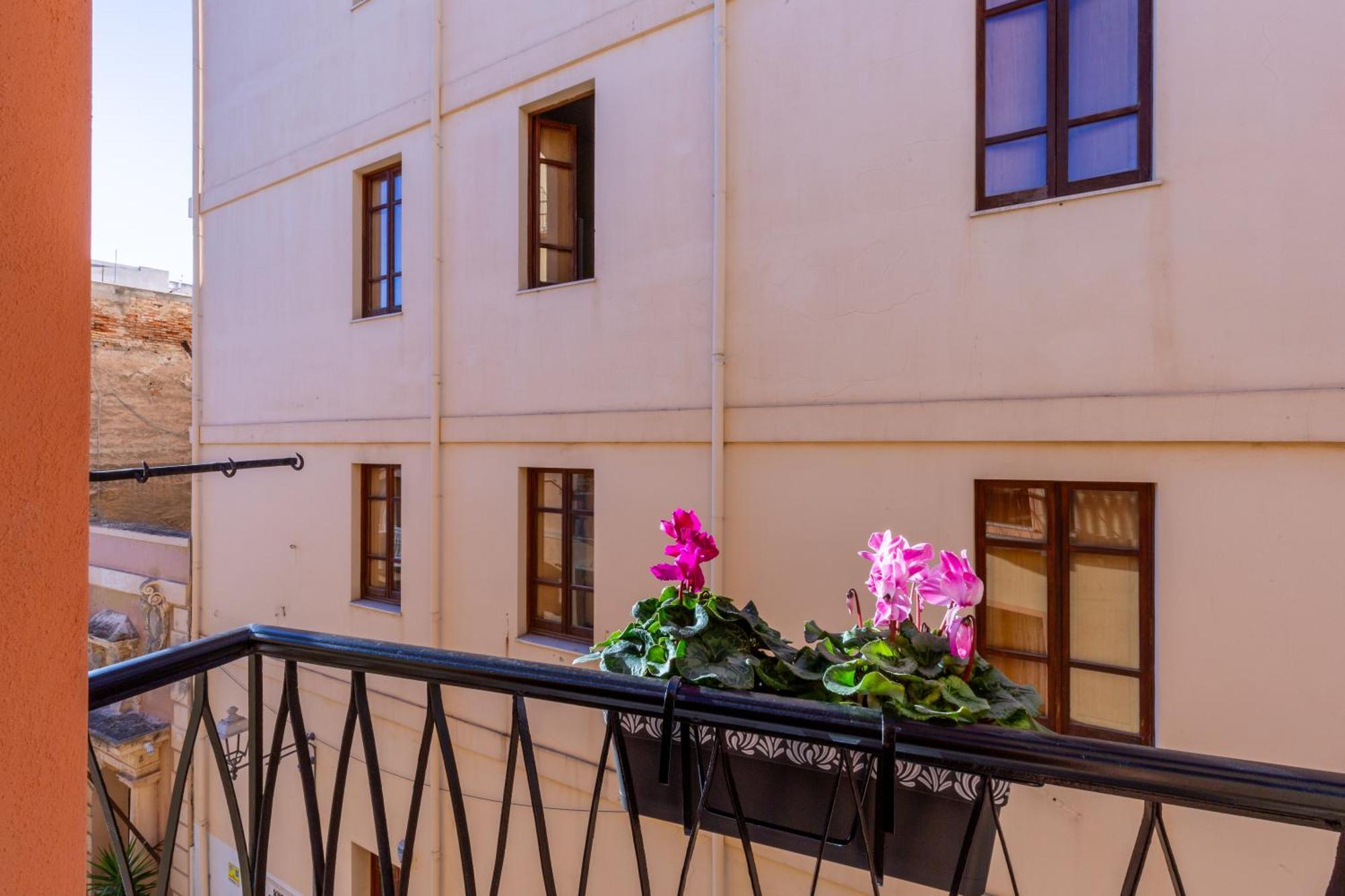 Mch-Marina Charming House Apartment Cagliari Ngoại thất bức ảnh